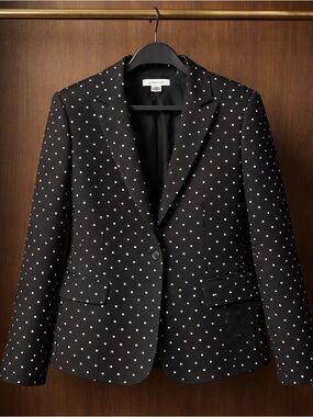 BOGO Deal
Buy 1 Get 2nd for $7 | Liz
Claiborne Polka Dot Blazer L